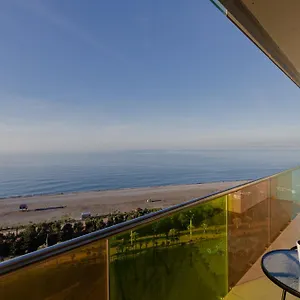 Miramar Luxury Residences מלון